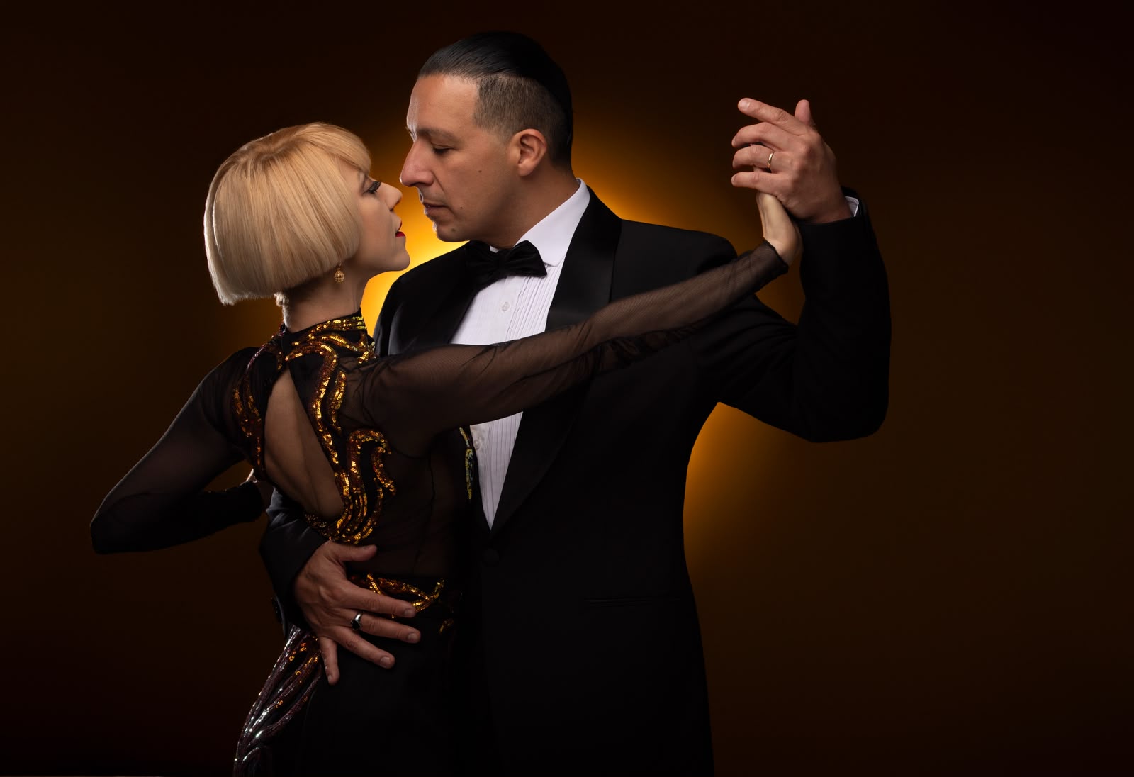 Analía Carreño and Luis Ramírez performing Argentine Tango